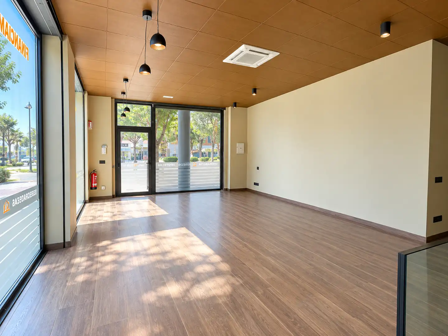 Business premises for sale in Via Màxima 64, imagen 3
