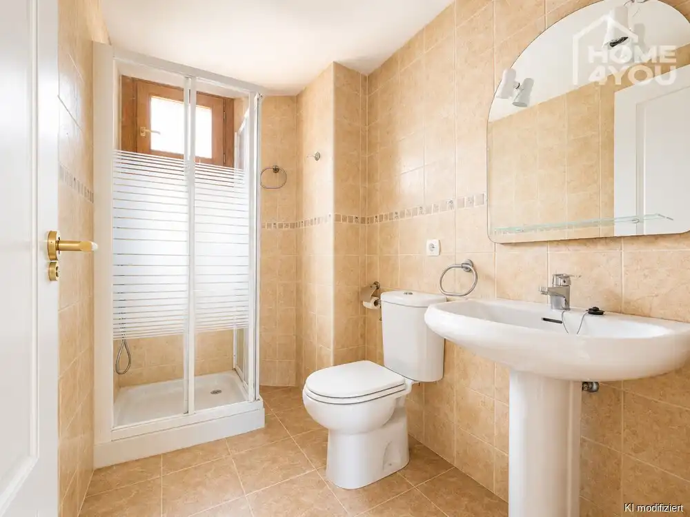 Bathroom of Flat for sale in Llucmajor  with Air Conditioner, Terrace and Balcony