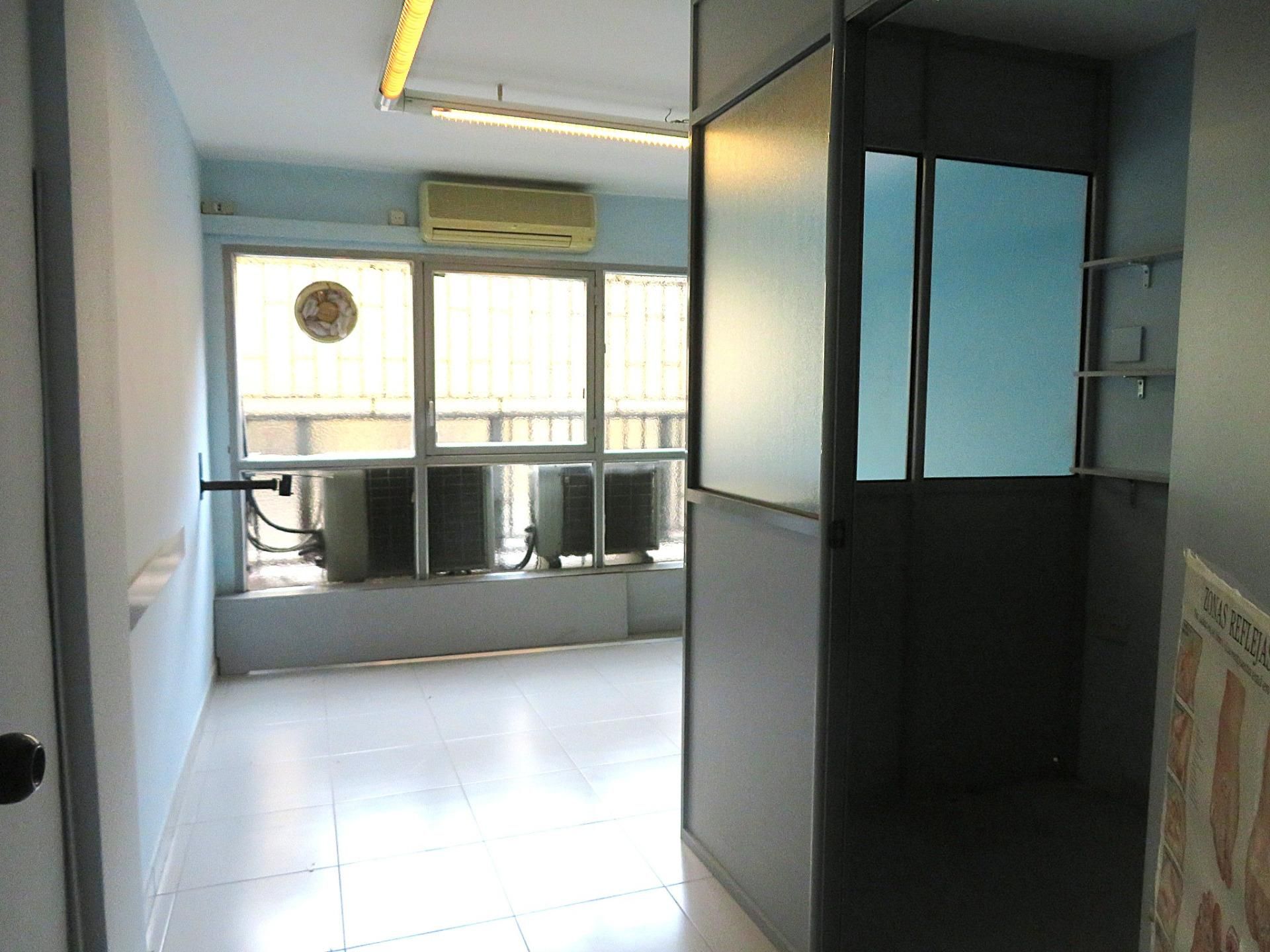 Geschaftsraum zur Miete in Calle de Rocafort, Sant Antoni, Eixample