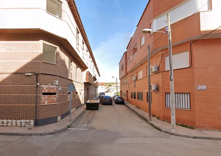 Vista exterior de Piso en venta en Camarena con Trastero