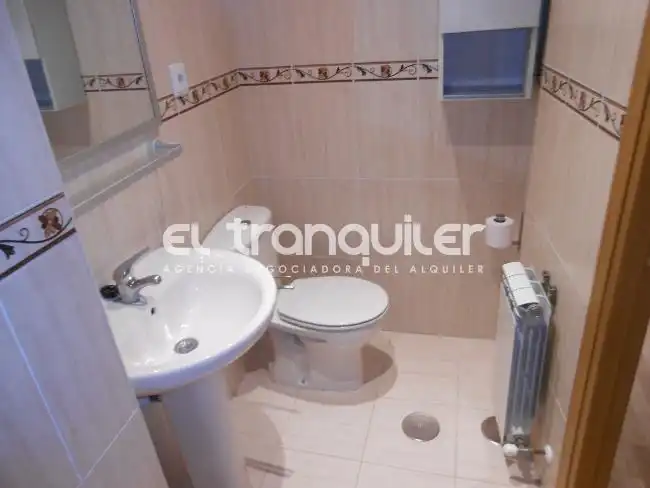 Badezimmer von Wohnung zum Verkauf in Madrid mit Klimaanlage, Abstellraum und Möbliert