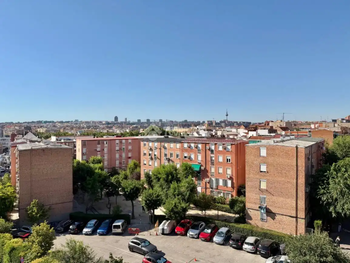 Vista exterior de Piso en venta en Madrid