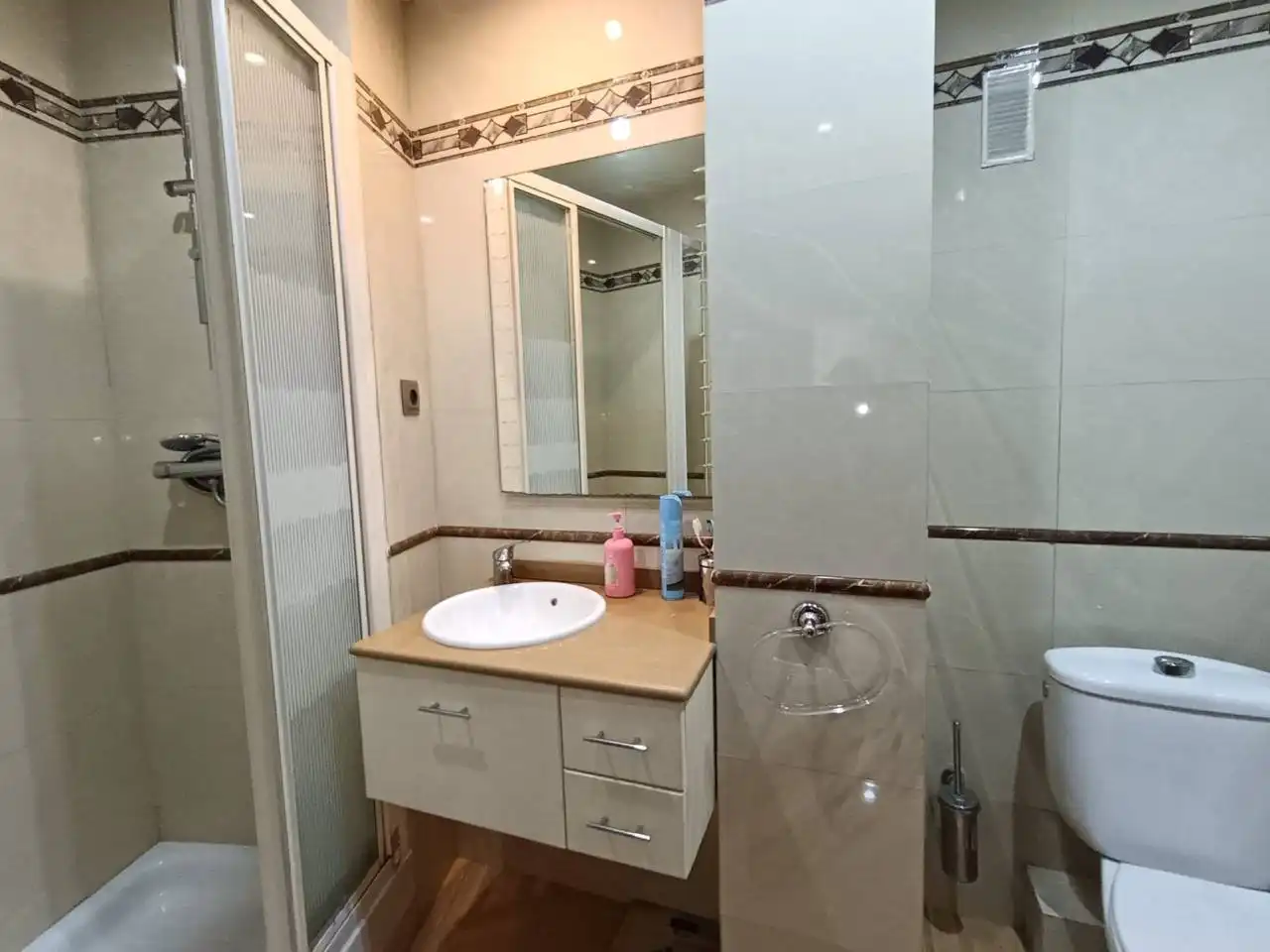Baño de Piso en venta en Esplugues de Llobregat con Terraza y Balcón