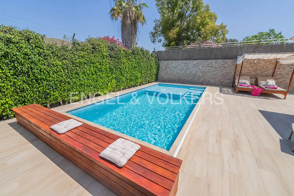 Villa con piscina in vendita a Carrer del Vespre 11, imagen 2