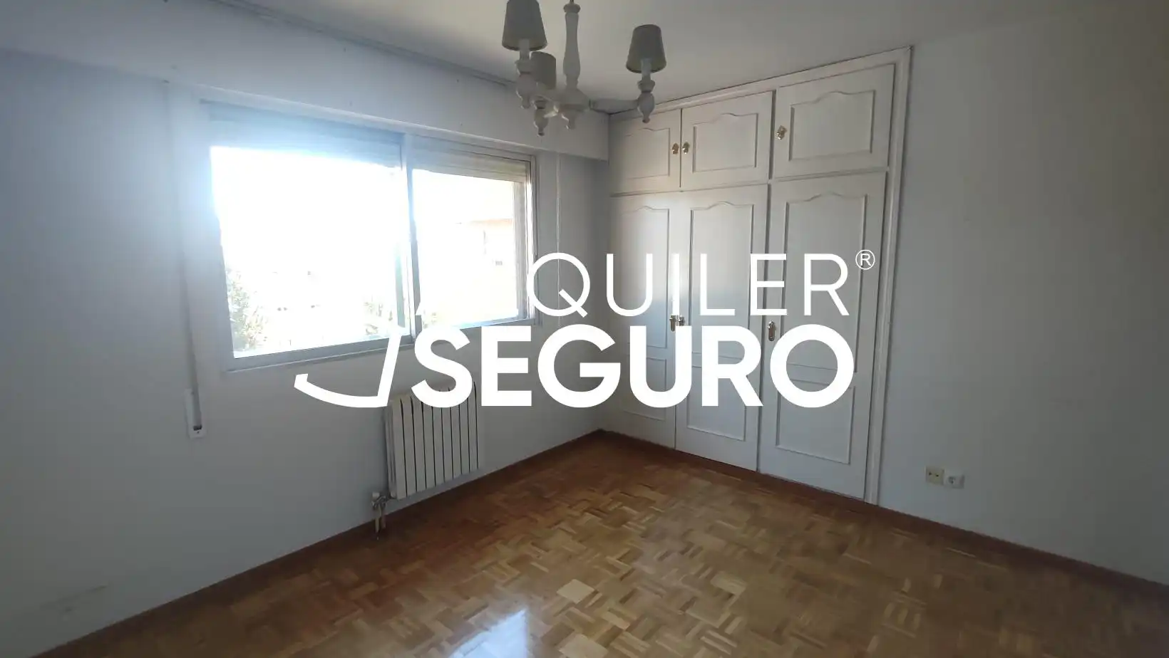 Bedroom of Flat for rent in Tres Cantos  with Heating