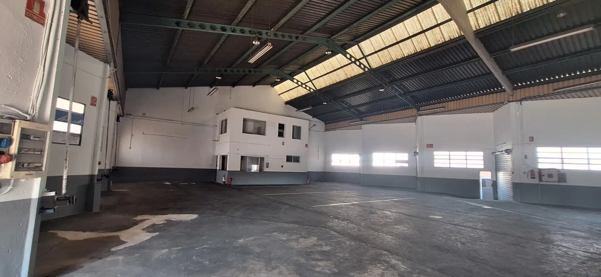 Exterior view of Industrial buildings for rent in Xirivella