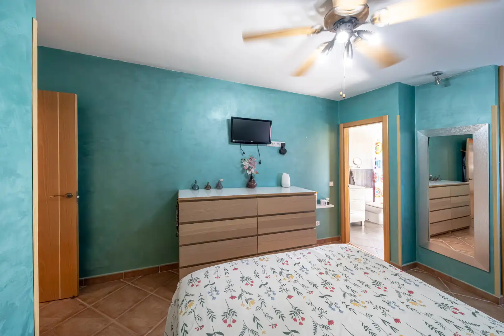 Habitación de Casa o chalet en venta en Chiloeches con Aire acondicionado, Calefacción y Jardín privado