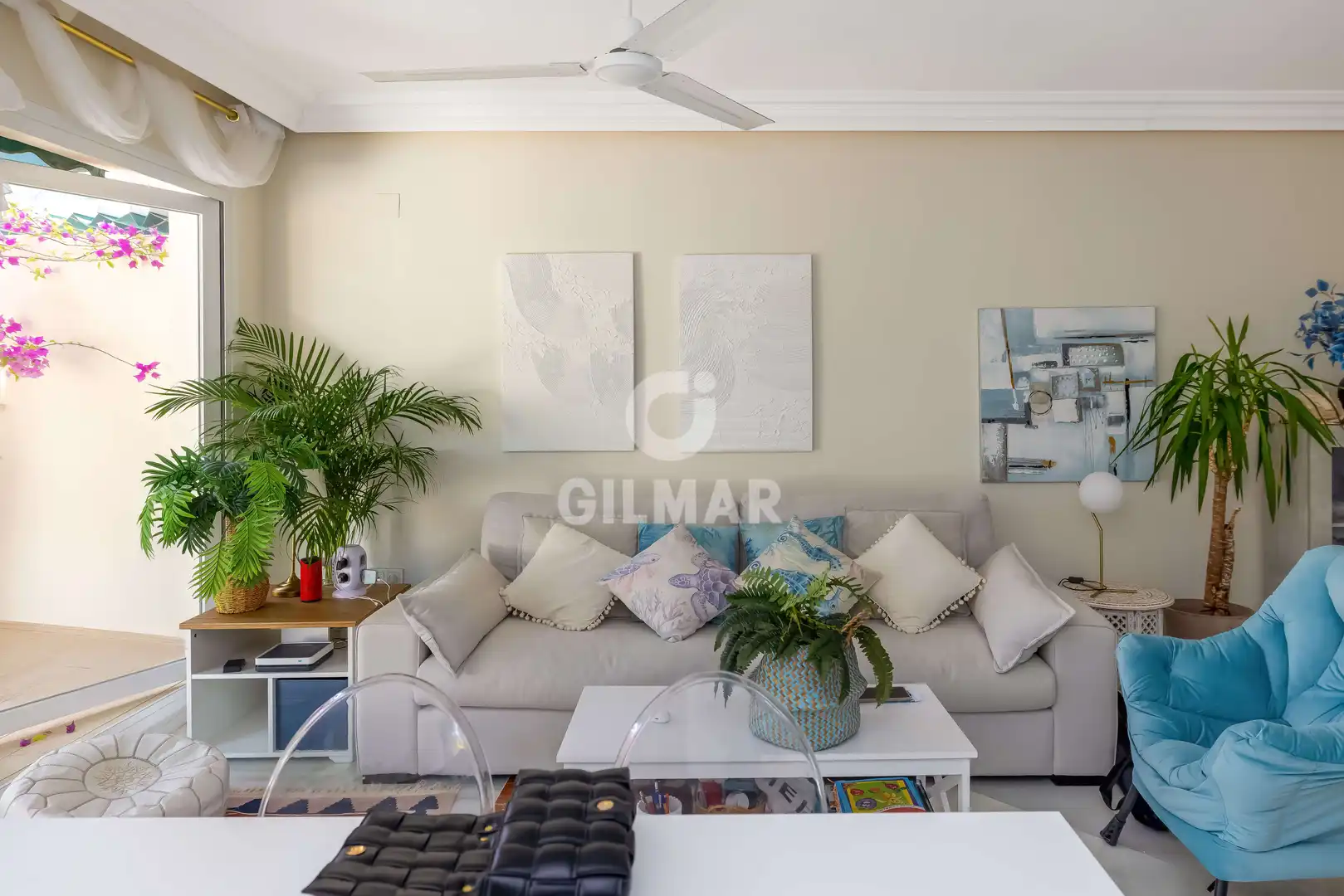 Living room of Apartments for sale in Marbella  with Heating, Swimming Pool and Furnished