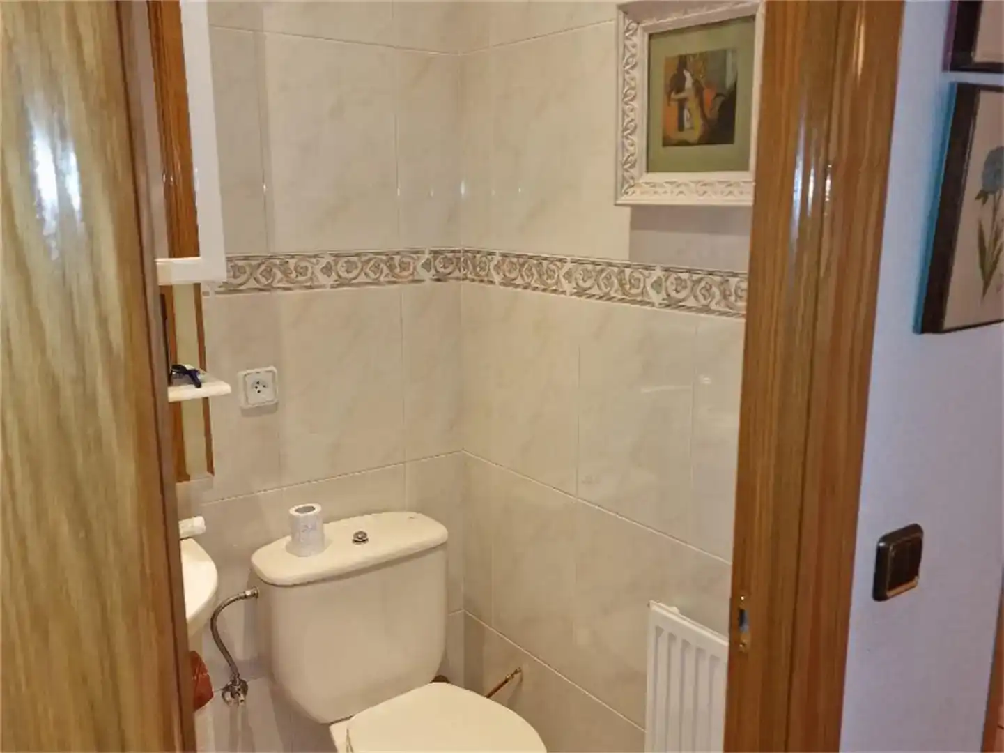 Bany de Pis en venda en Huete amb Parquet, Moblat i Balcó