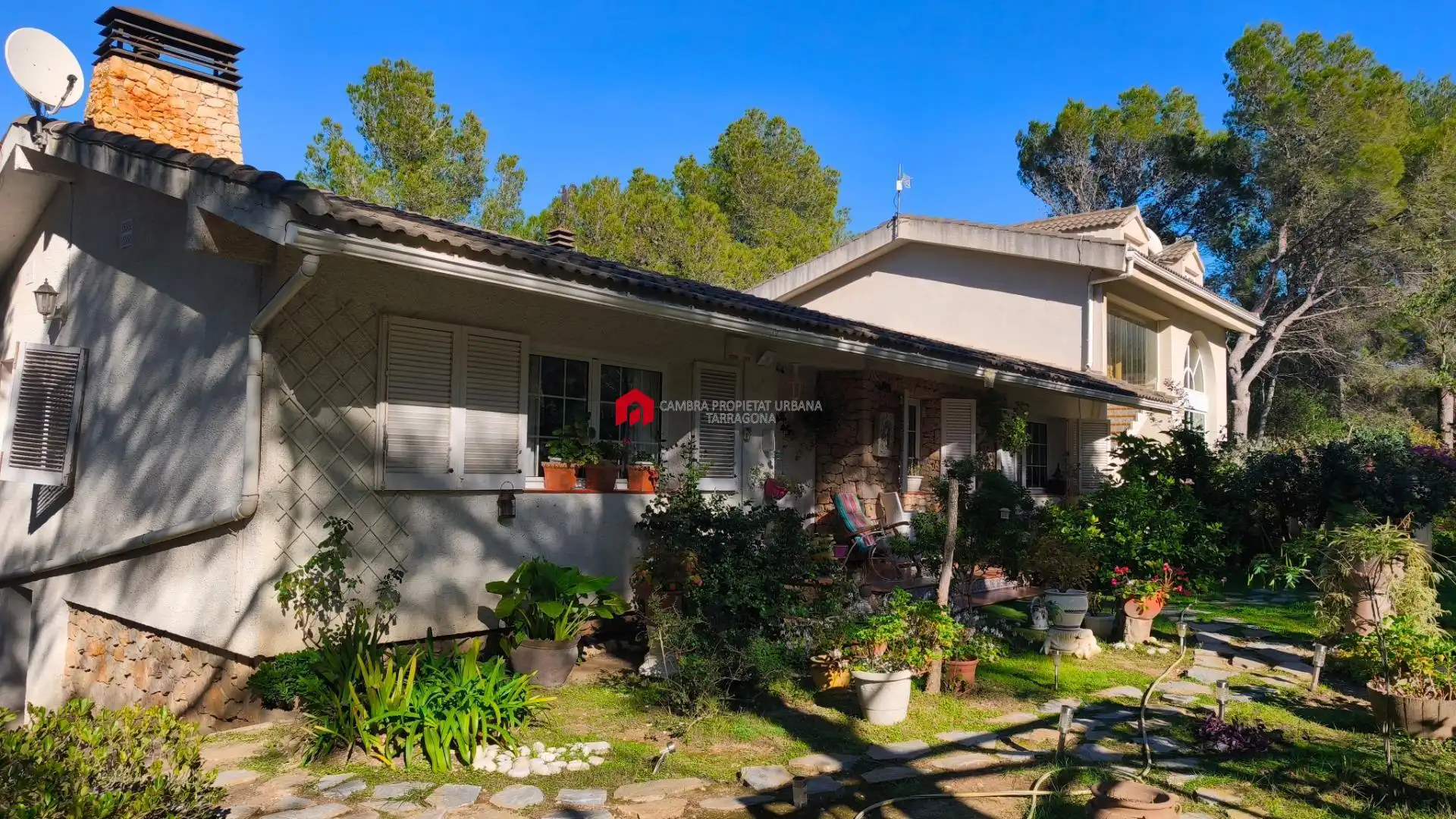 Vista exterior de Casa o xalet en venda en Tortosa amb Calefacció, Jardí privat i Terrassa