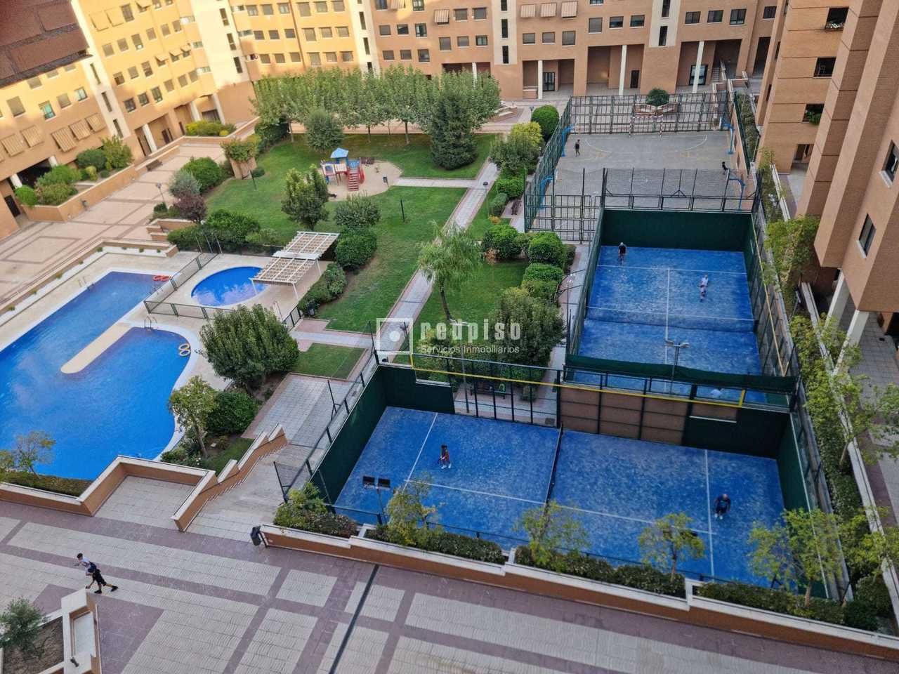 Piscina de Pis en venda en  Madrid Capital amb Calefacció, Traster i Piscina