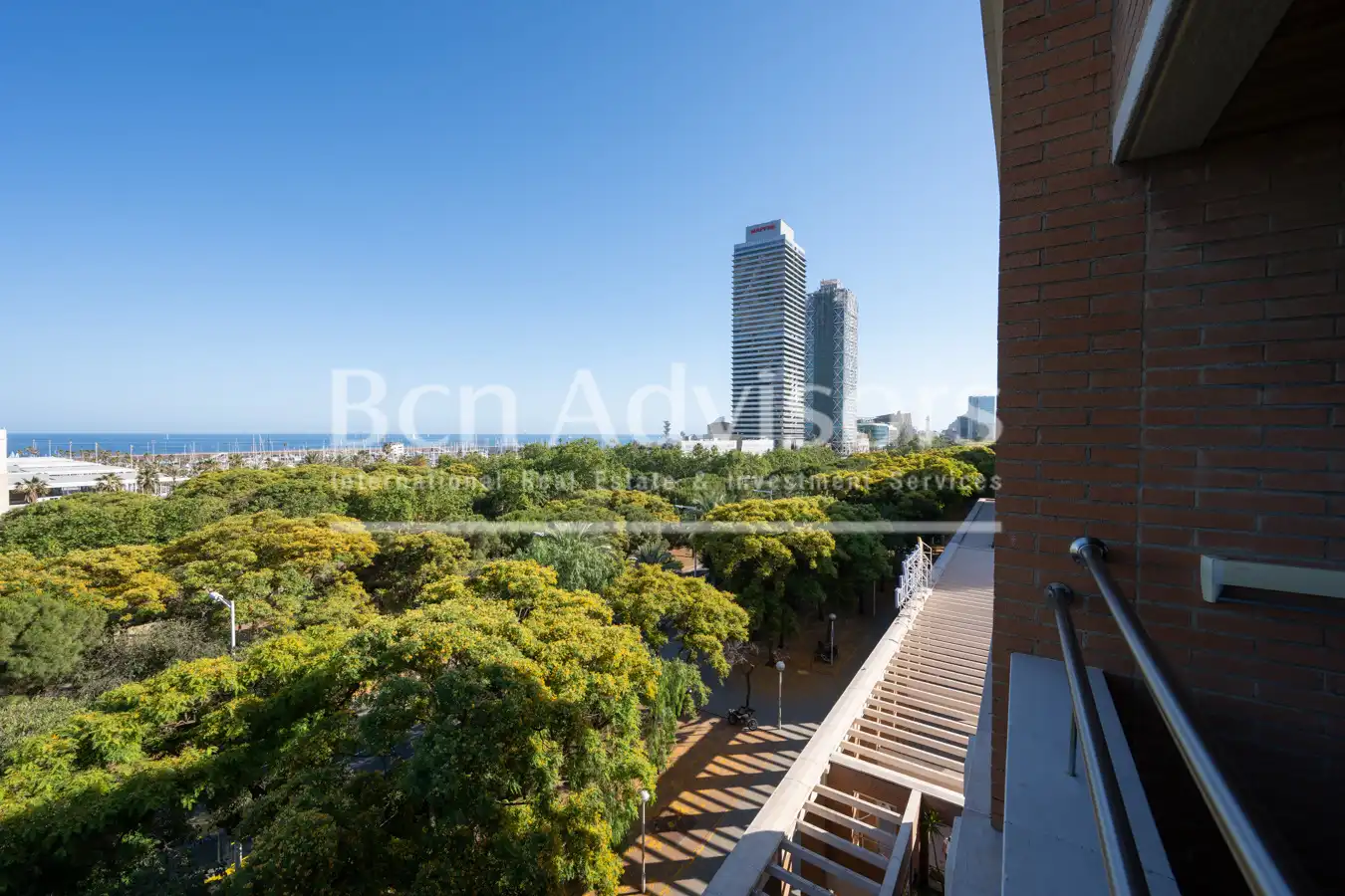Vista exterior de Piso en venta en Barcelona con Aire acondicionado, Calefacción y Parquet