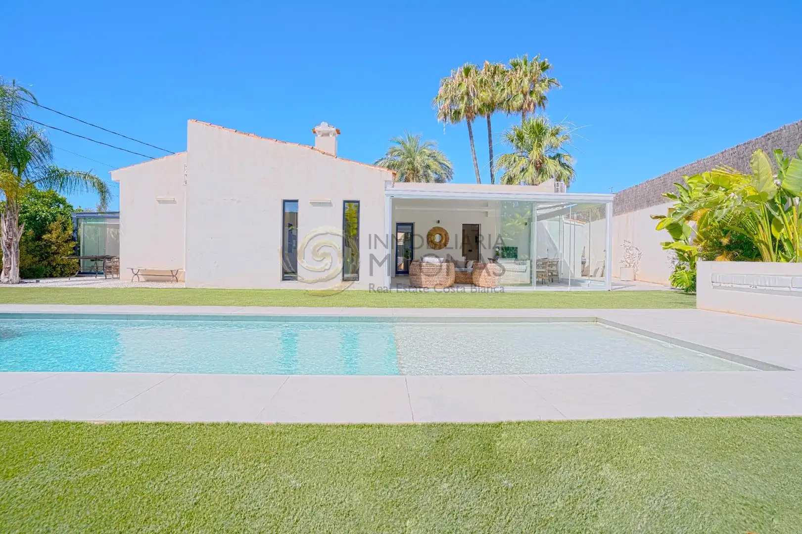 Vista exterior de Casa o chalet en venta en L'Alfàs del Pi con Aire acondicionado, Jardín privado y Terraza