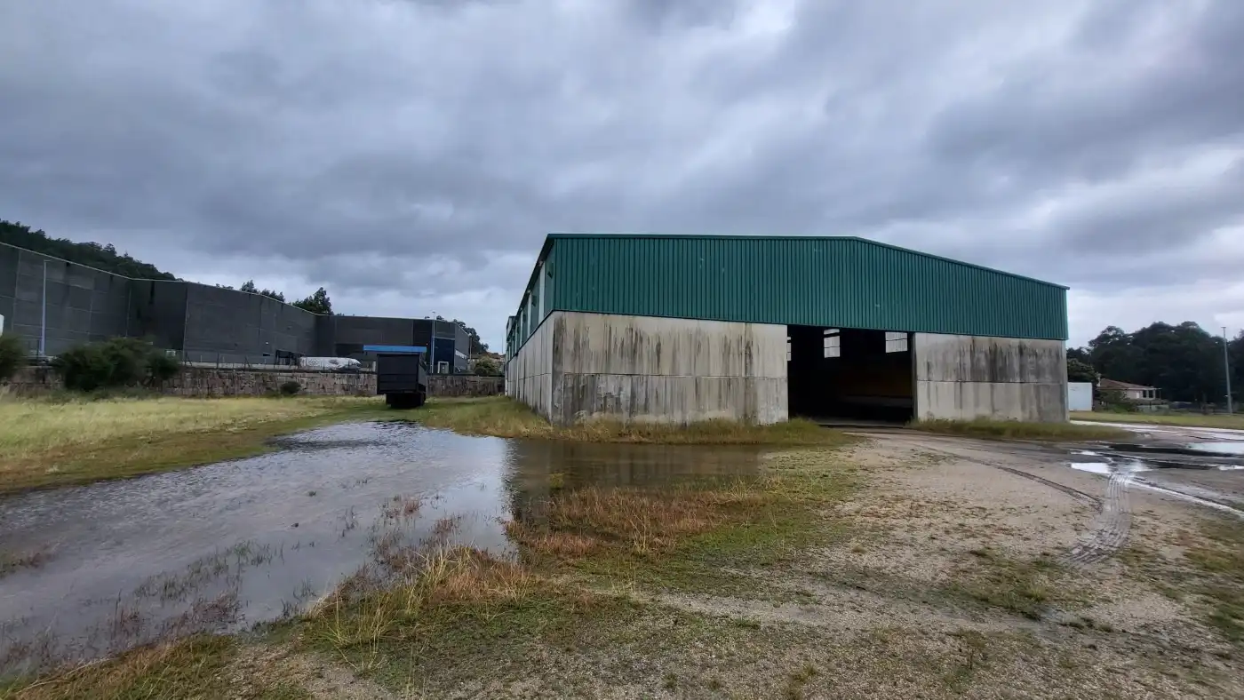 Vista exterior de Nave industrial en venta en Campo Lameiro