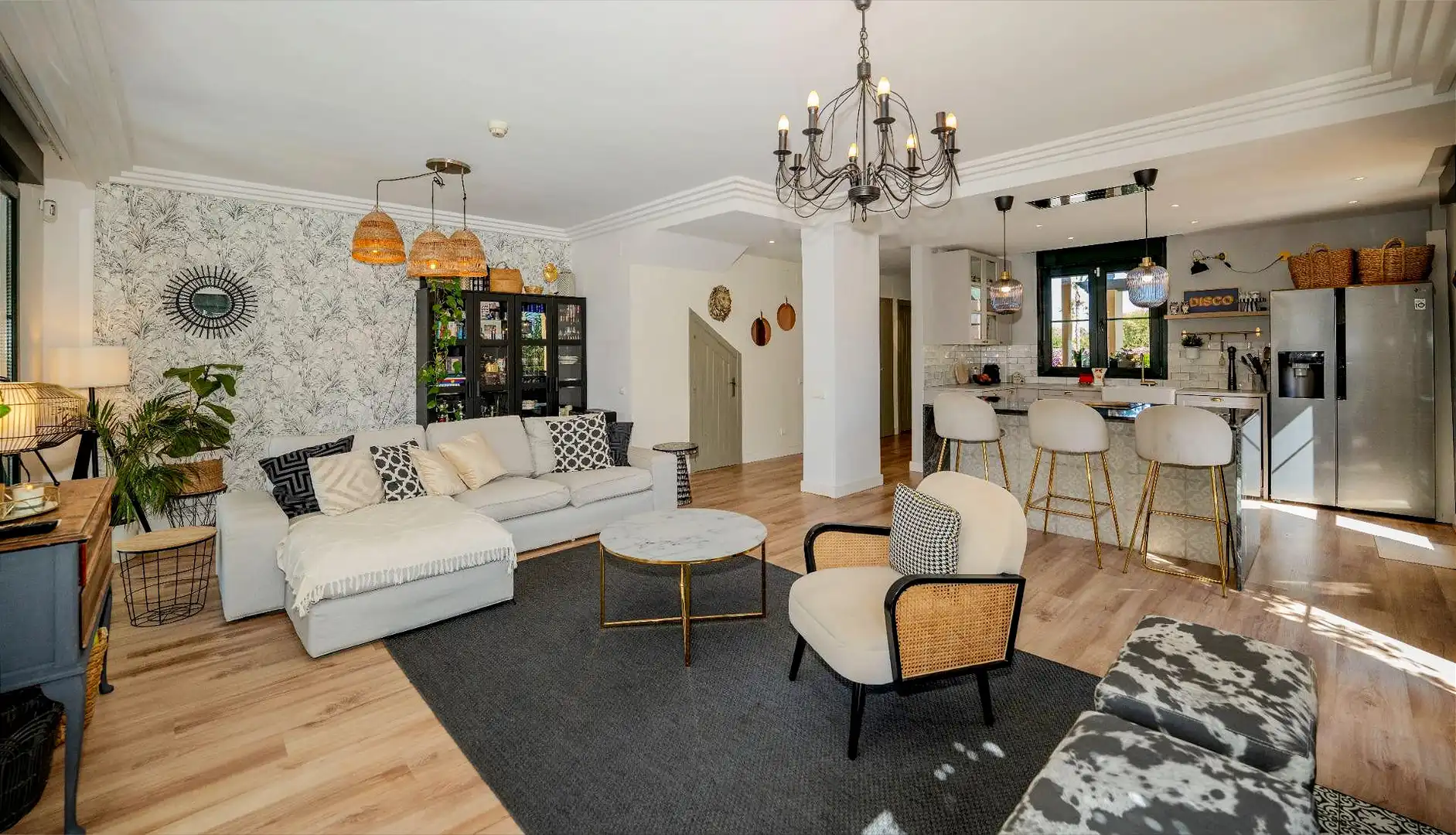 Sala de estar de Casa adosada en venta en Ayamonte con Aire acondicionado, Calefacción y Jardín privado
