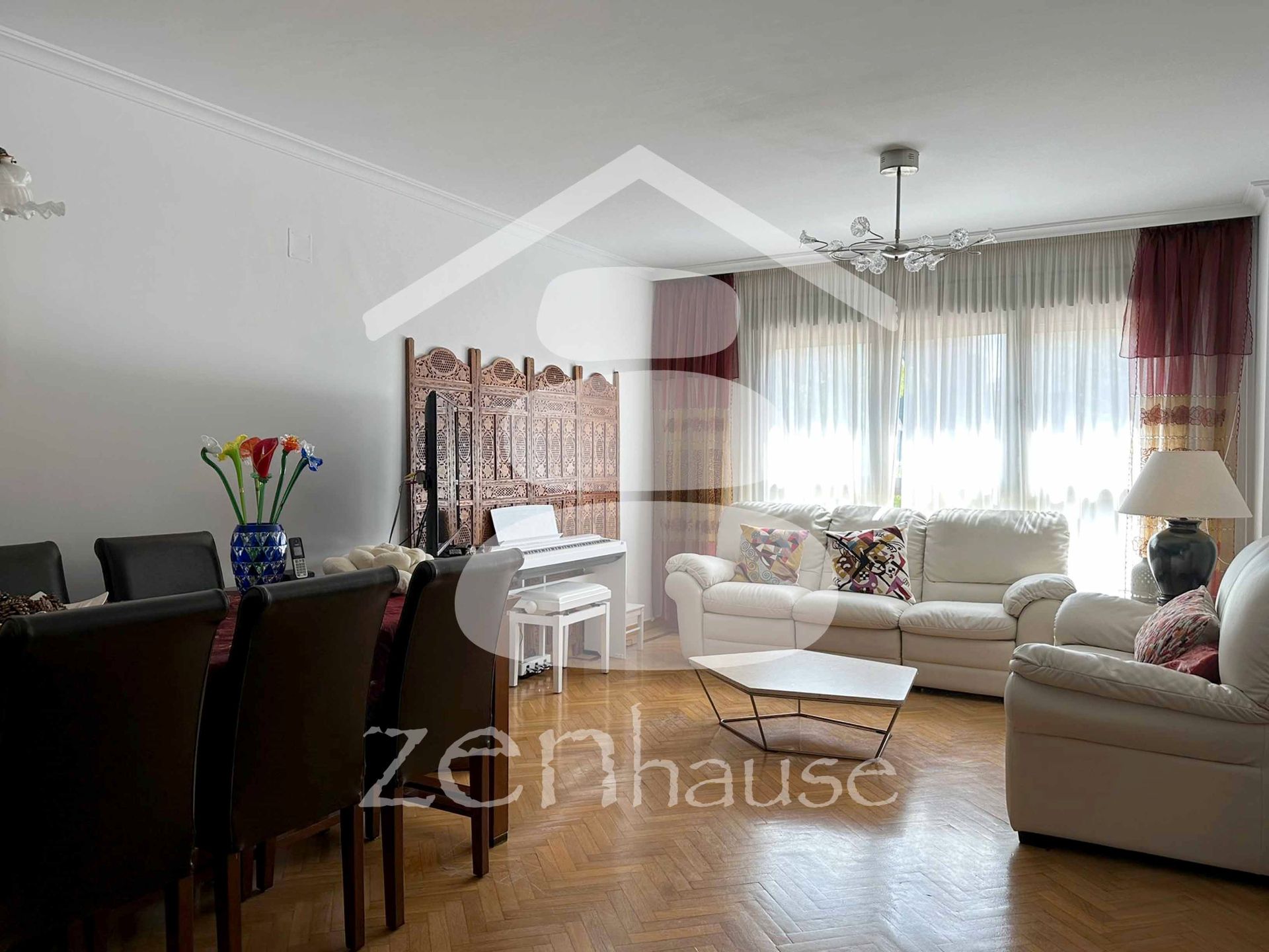 Sala de estar de Piso en venta en  Madrid Capital con Aire acondicionado, Calefacción y Piscina comunitaria