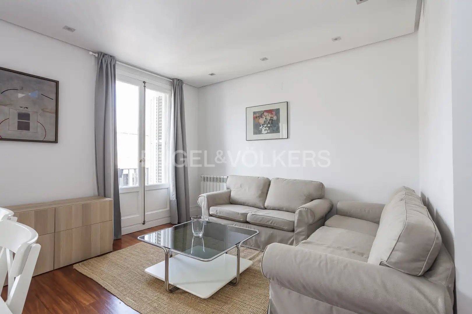 Living room of Flat for rent in Madrid  with Air Conditioner, Heating and Parquet flooring