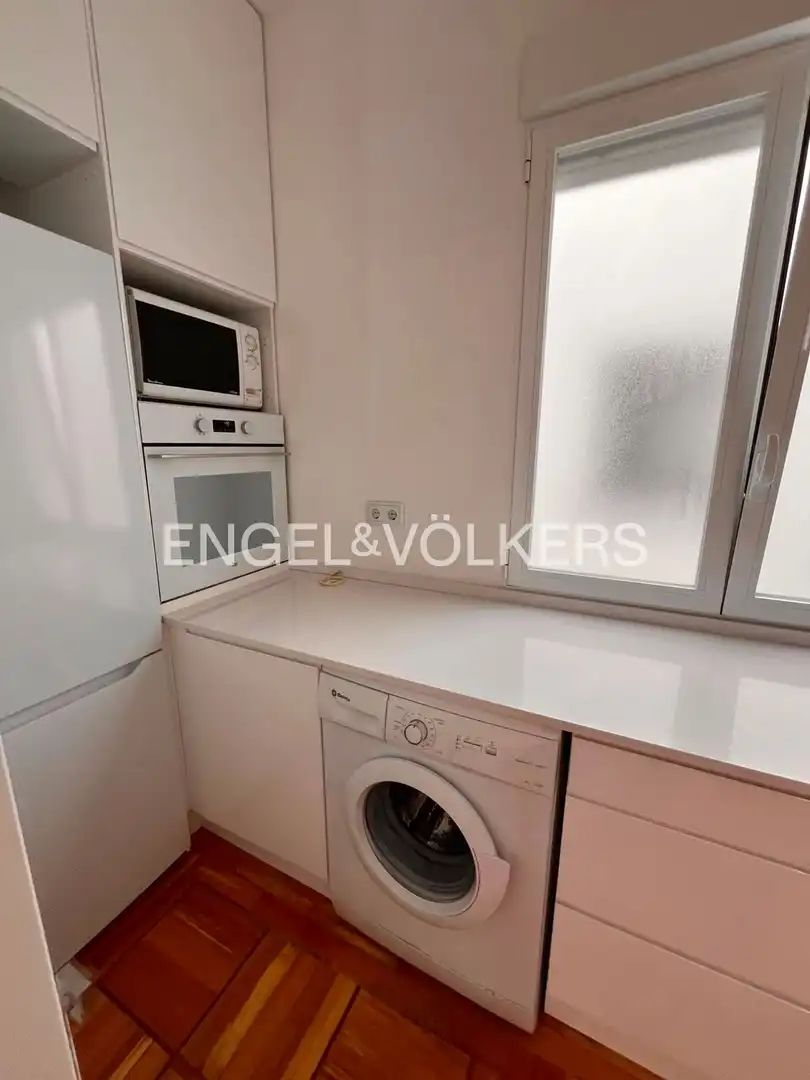 Kitchen of Flat for rent in Madrid  with Air Conditioner and Heating