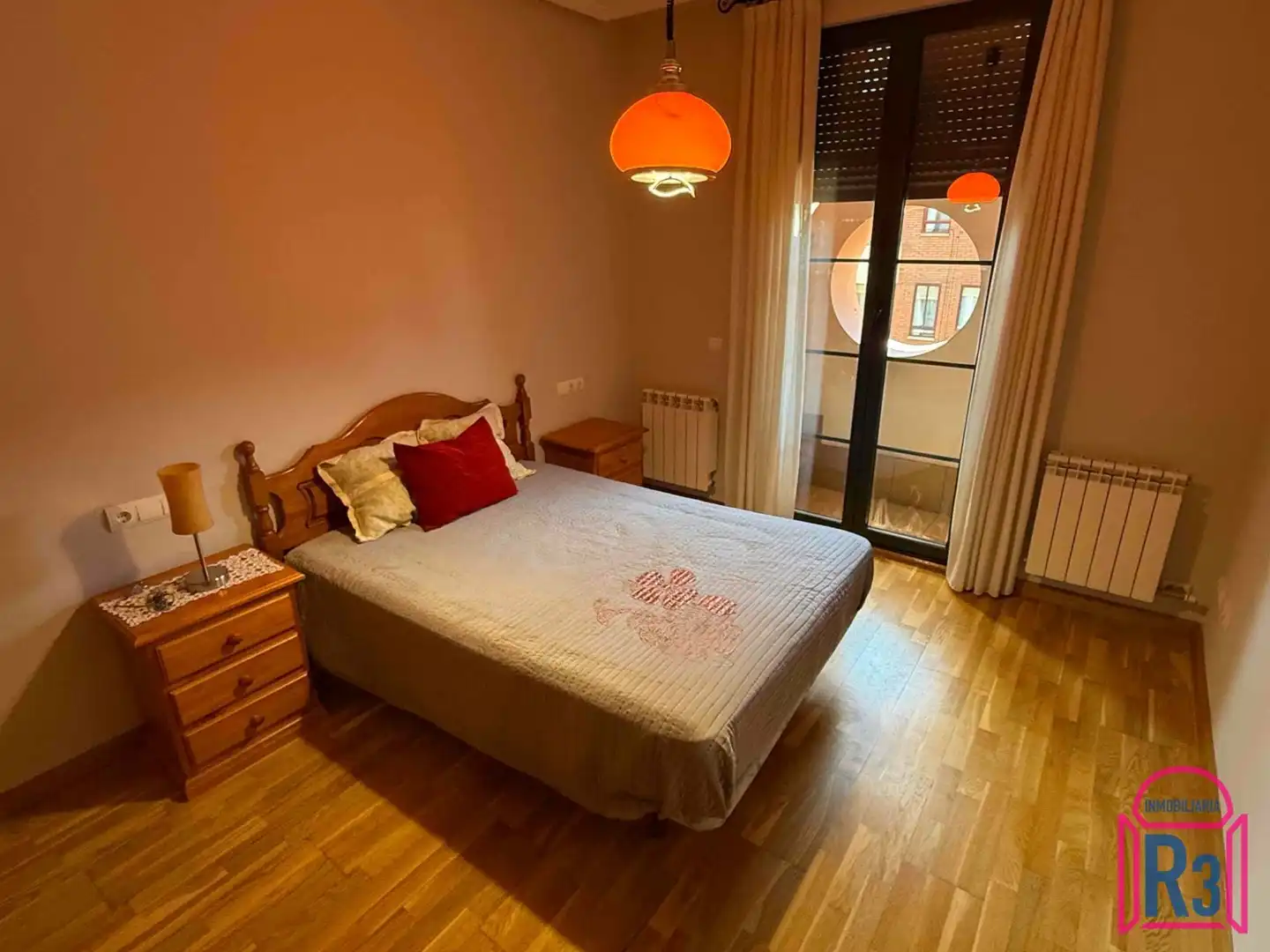 Habitación de Apartamento de alquiler en León Capital  con Calefacción, Terraza y Amueblado