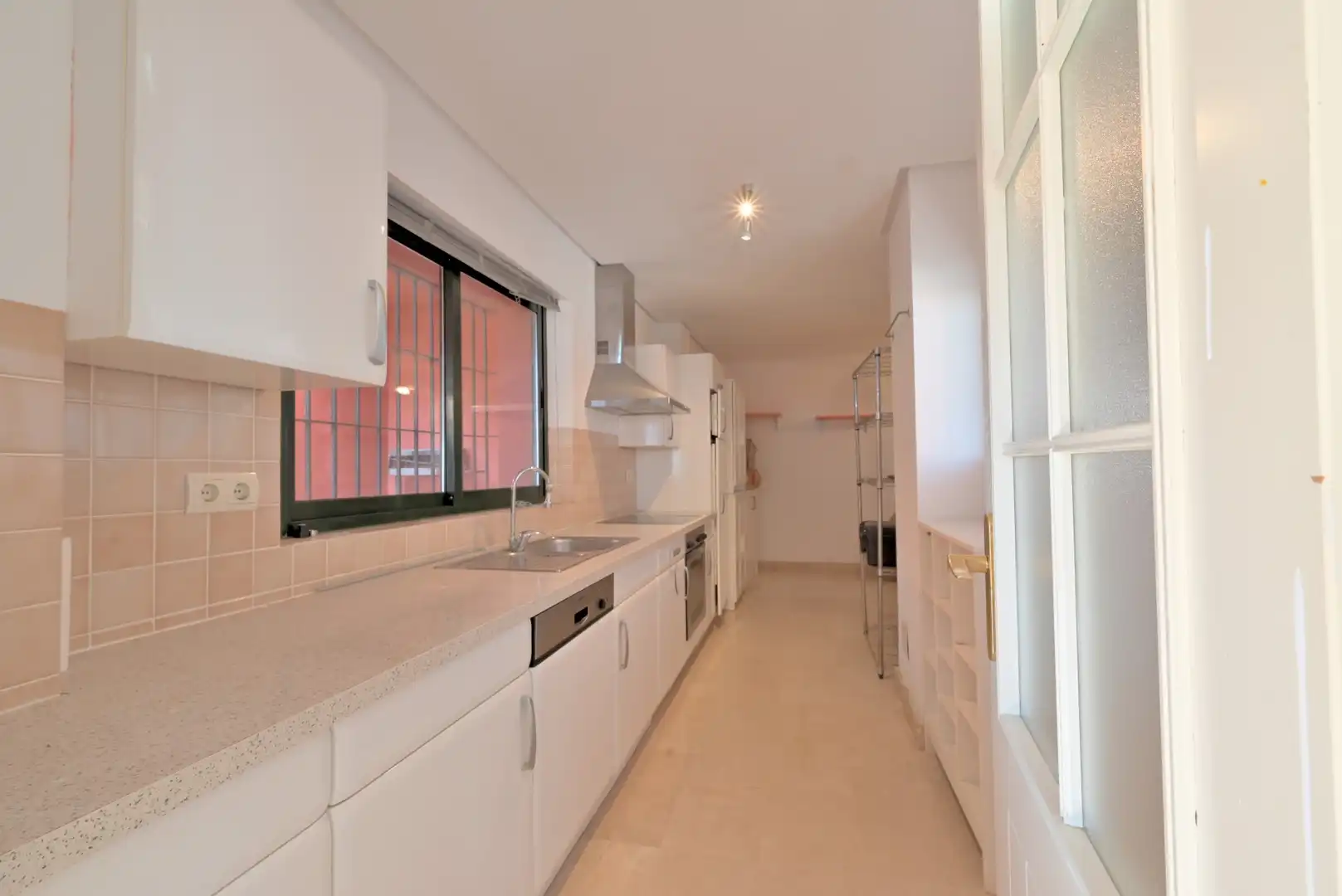 Apartment with pool for sale in Calahonda, imagen 19