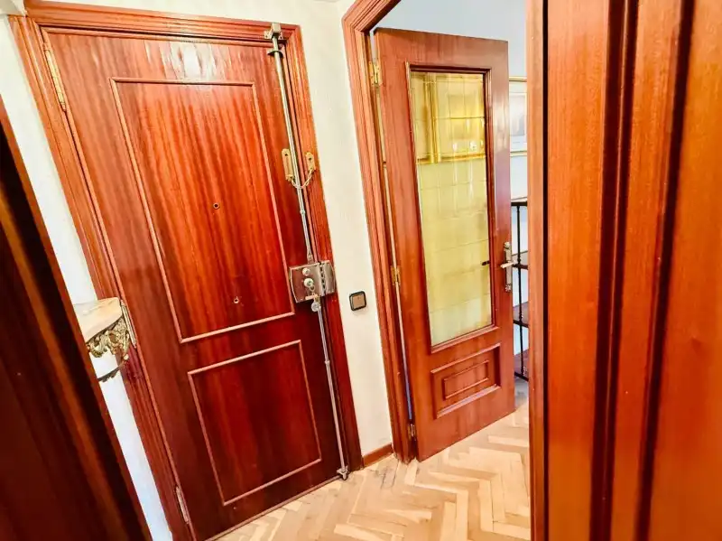 Wohnung zum Verkauf in El Espinar mit Heizung, Privatgarten und Parkett