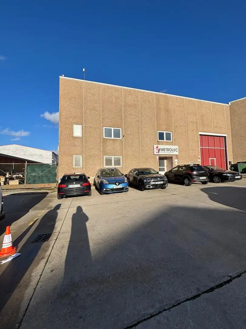 Vista exterior de Nave industrial en venta en Valladolid