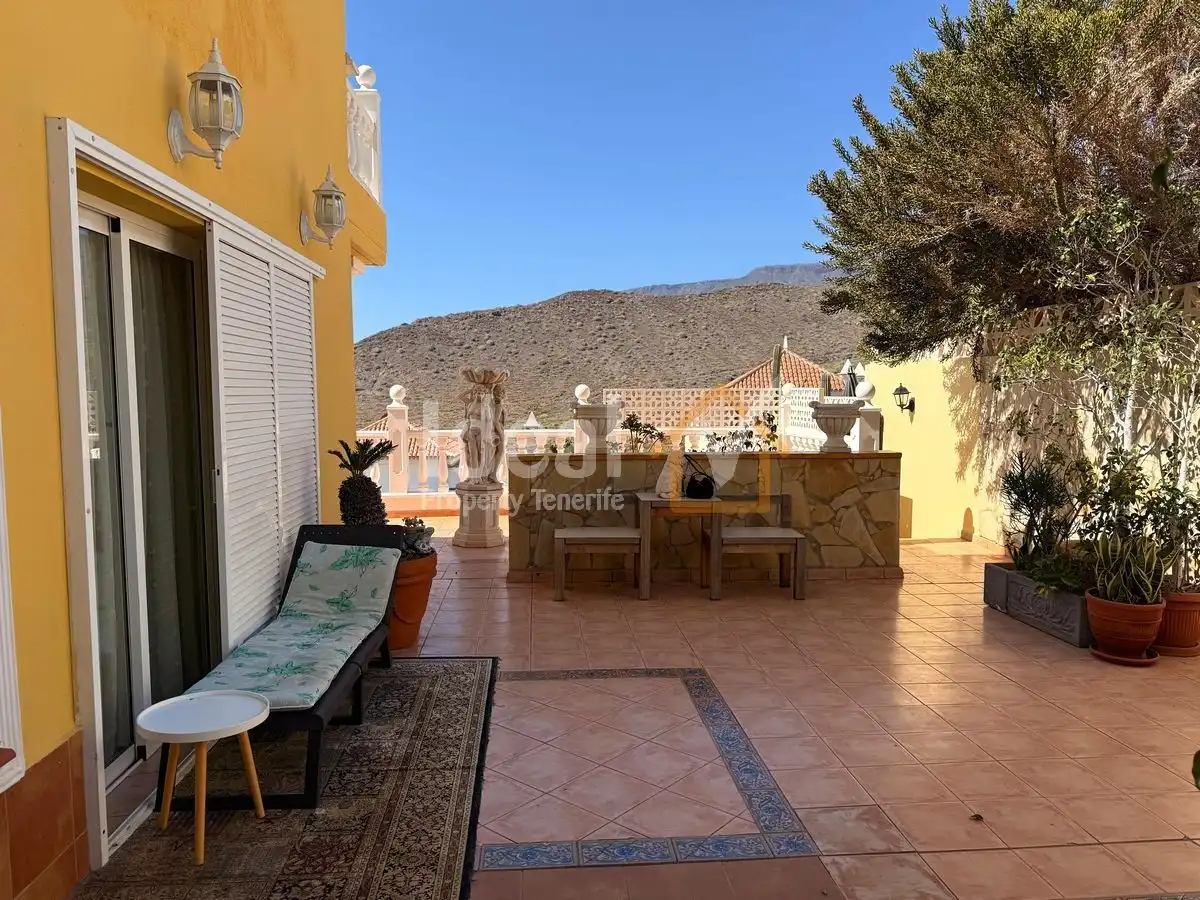 Detached house with pool for sale in Costa Adeje, imagen 5