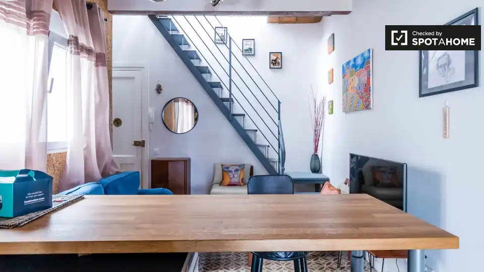 Dining room of Flat for rent in  Barcelona Capital  with Air Conditioner, Heating and Furnished