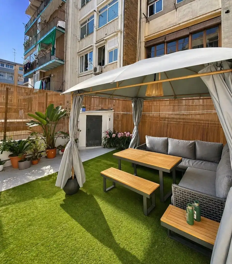 Terrace of Duplexes for rent to own in Barcelona  with Air Conditioner, Private garden and Pets allowed