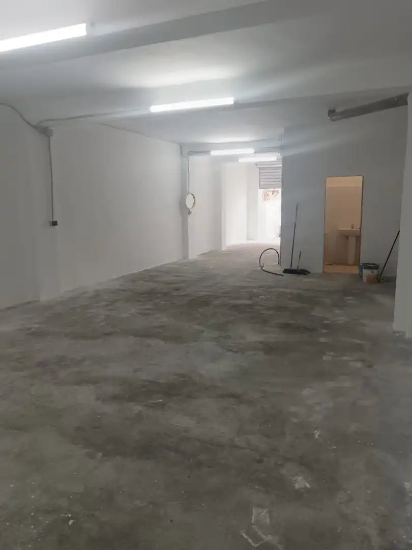 Business premises for sale in Plaza Xúquer, imagen 10