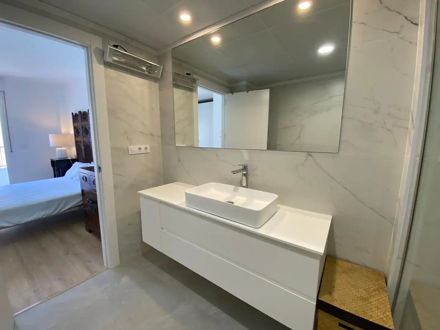 Bathroom of Flat for rent in Albacete  with Air Conditioner, Heating and Parquet flooring