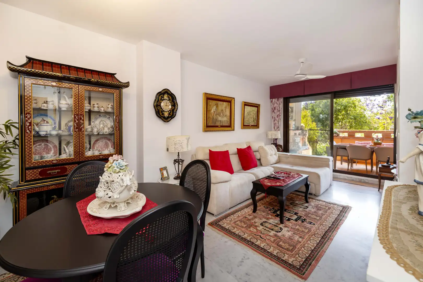 Living room of Ground floor for sale in Marbella  with Air Conditioner, Heating and Private garden