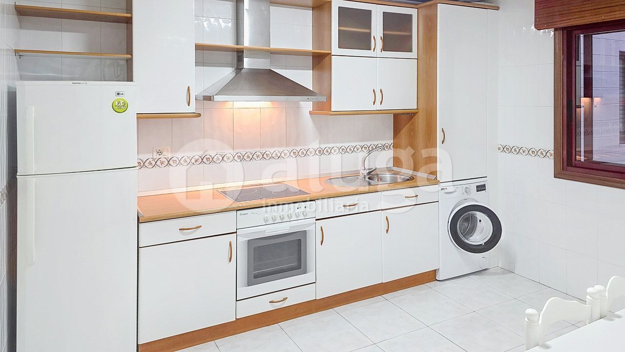 Kitchen of Flat to rent in Cangas   with Heating and Furnished