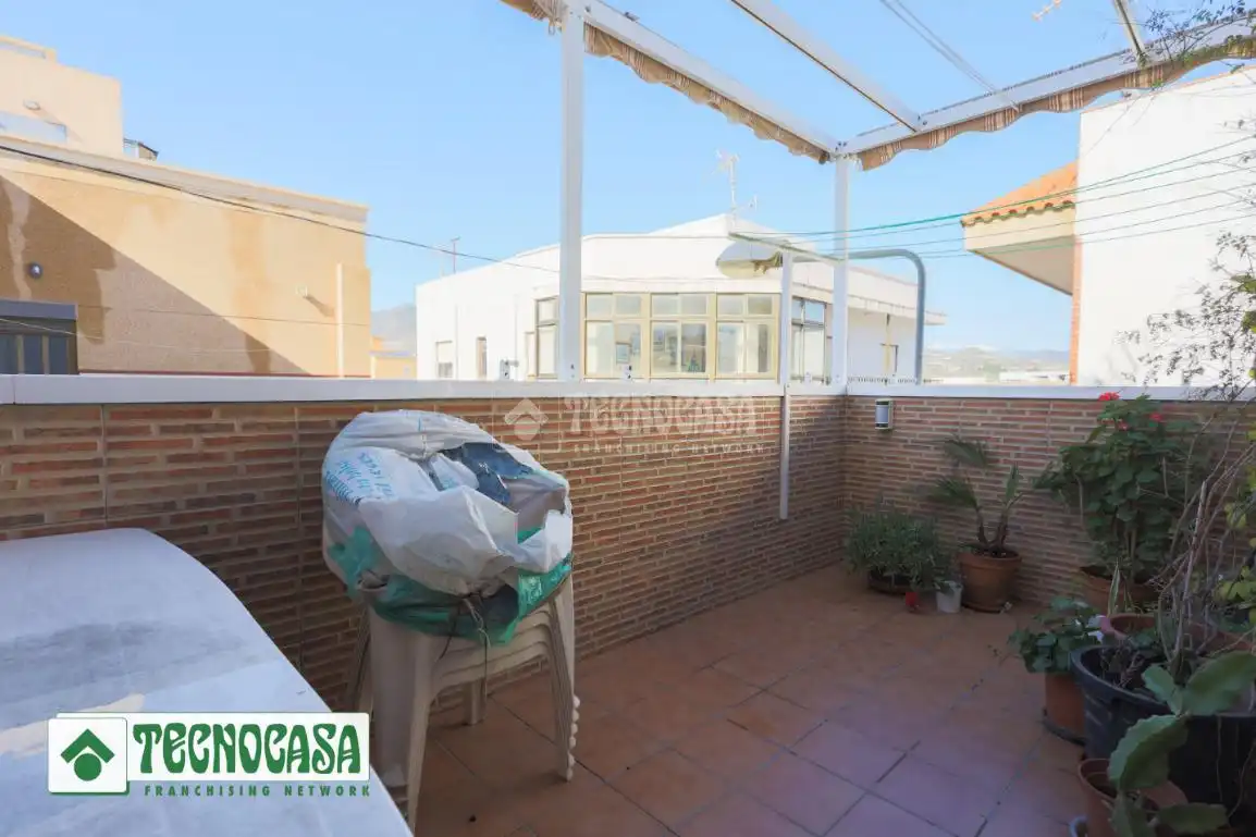 Terrasse von Einfamilien-Reihenhaus zum Verkauf in Adra mit Terrasse, Möbliert und Alarm