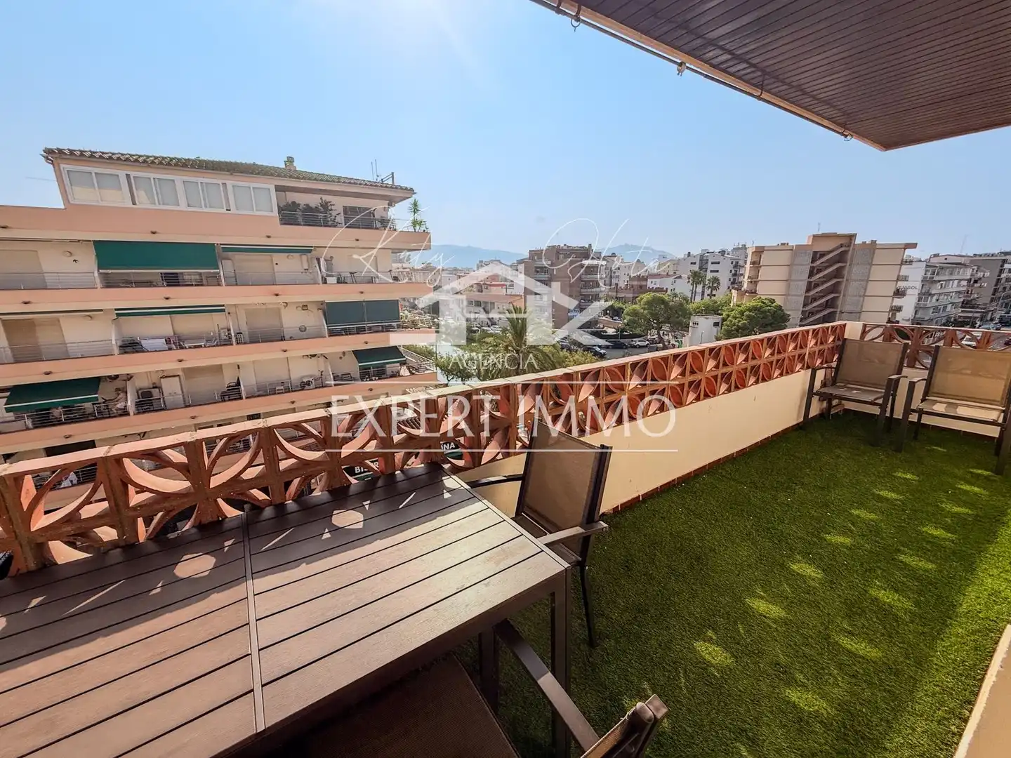 Vista exterior de Apartament en venda en Roses amb Aire condicionat, Calefacció i Terrassa