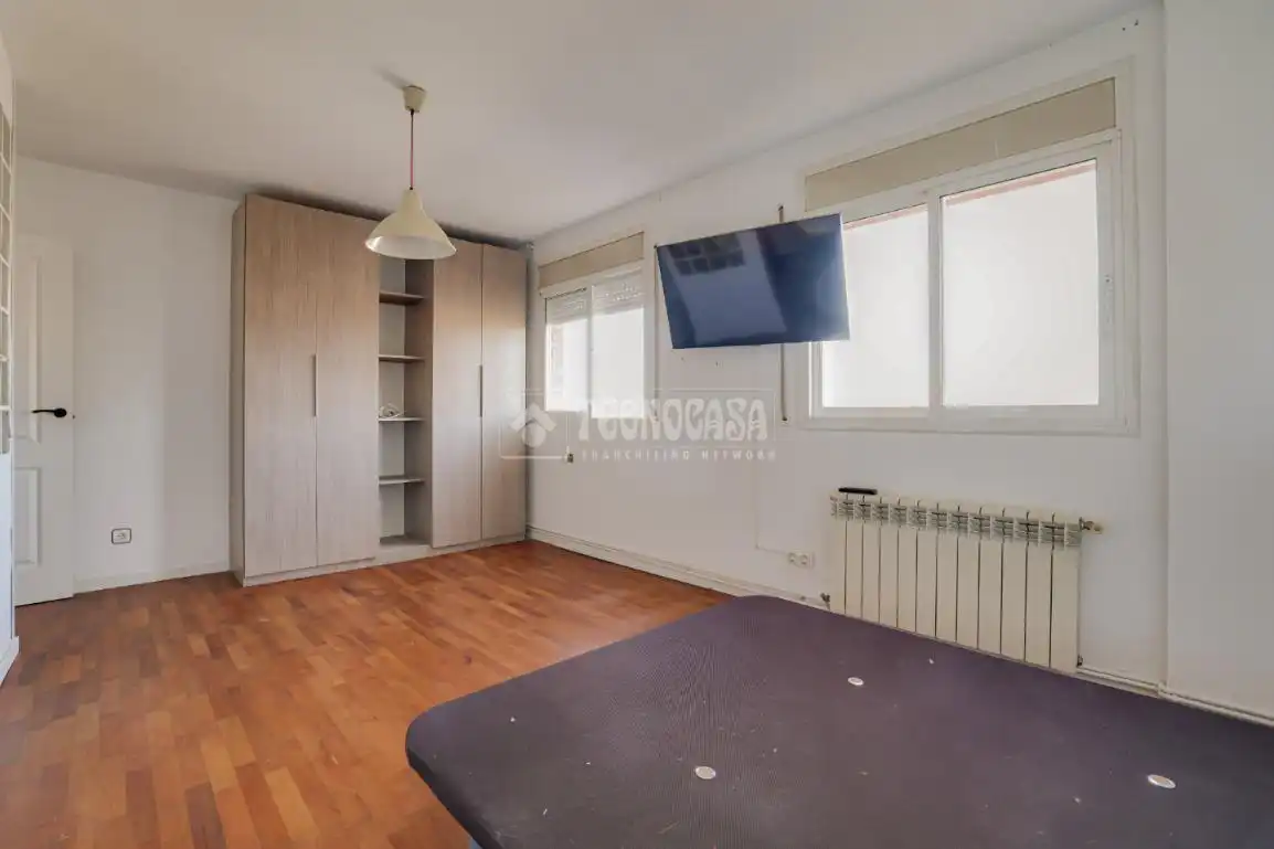 Habitación de Piso en venta en Sant Boi de Llobregat con Calefacción, Parquet y Balcón