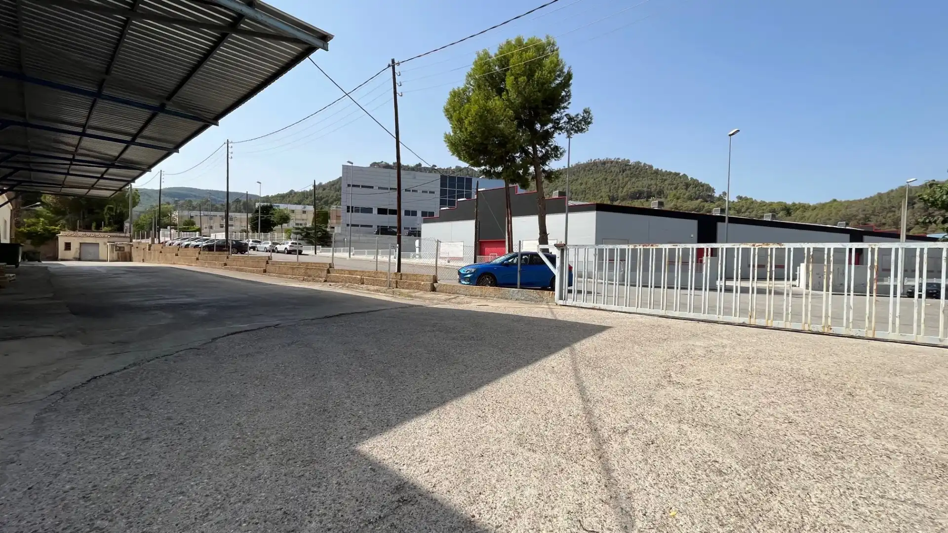 Parkplatz von Gebäude zur Miete in Cervelló