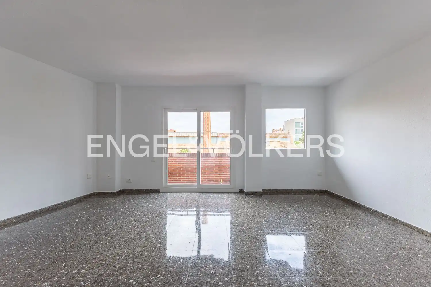 Piso de alquiler en Valencia con Calefacción y Balcón