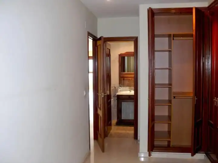Piso de alquiler en Valencia con Aire acondicionado, Calefacción y Trastero