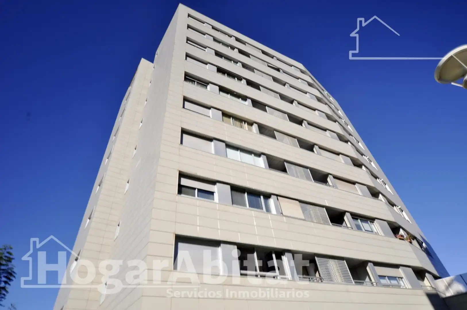 Vista exterior de Pis en venda en Valencia amb Aire condicionat, Moblat i Balcó