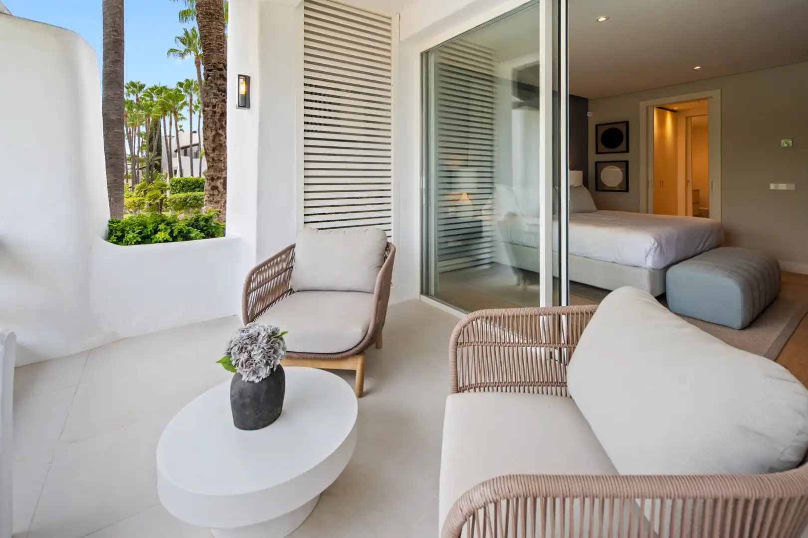 Apartamento con piscina en venta en Milla de Oro, imagen 3