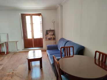Appartement compact avec balcon à louer à Calle Francisco de Vitoria