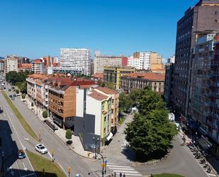 Vista exterior de Pis de lloguer en Gijón  amb Calefacció i Moblat