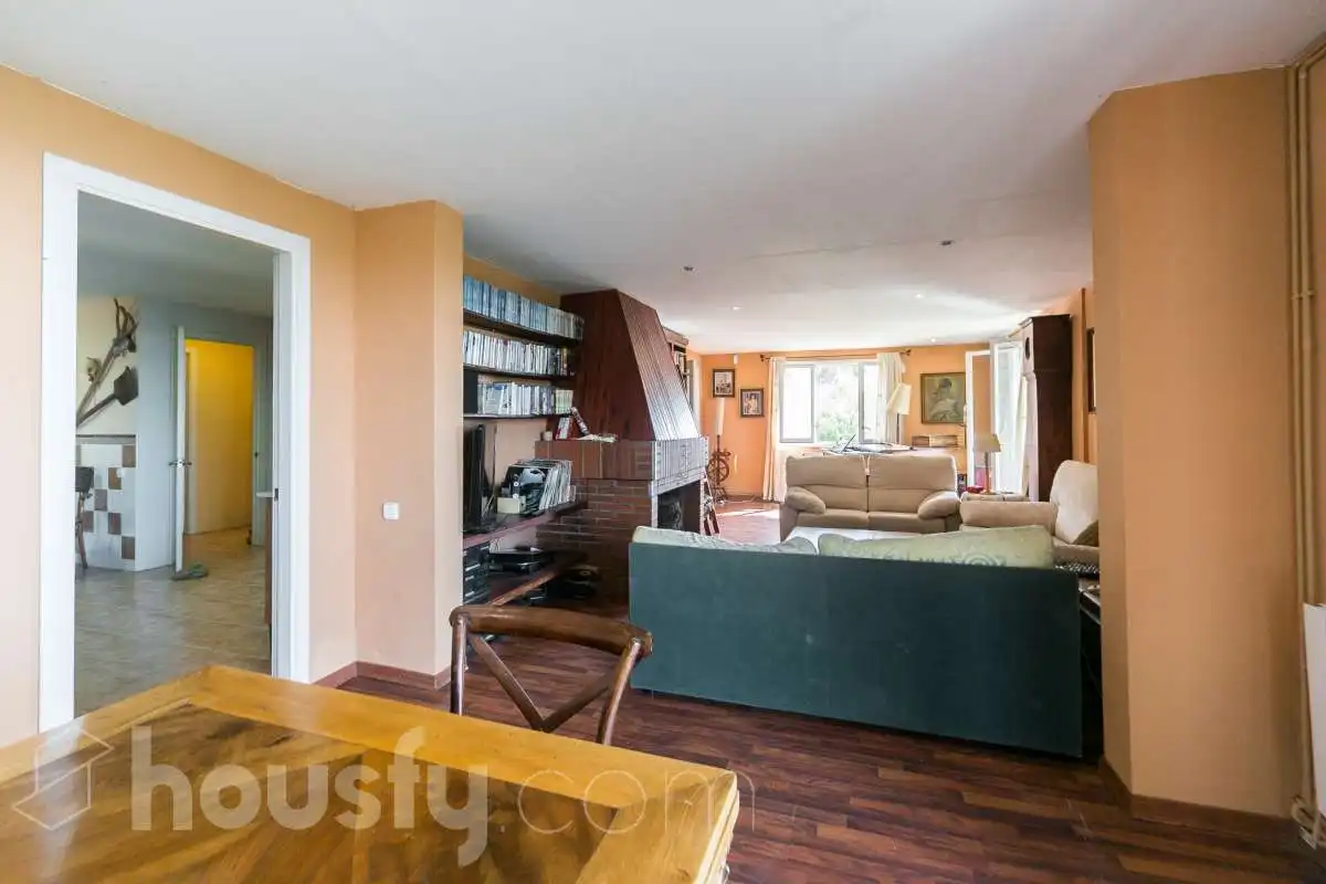 Sala d'estar de Casa o xalet en venda en La Llacuna amb Calefacció, Jardí privat i Parquet
