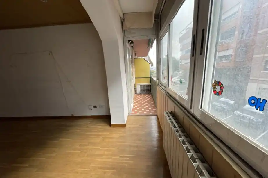 Piso con terraza en venta en Carrer Tres d'Abril, imagen 4