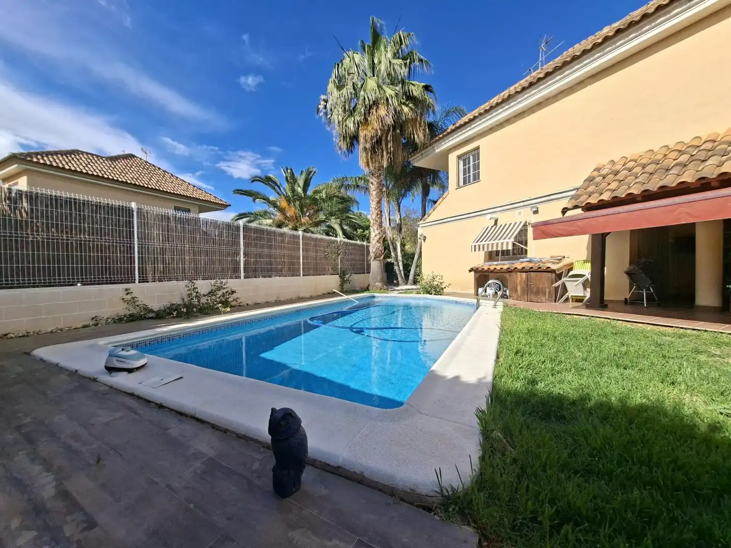 Piscina de Casa o chalet en venta en Paterna con Aire acondicionado, Calefacción y Jardín privado