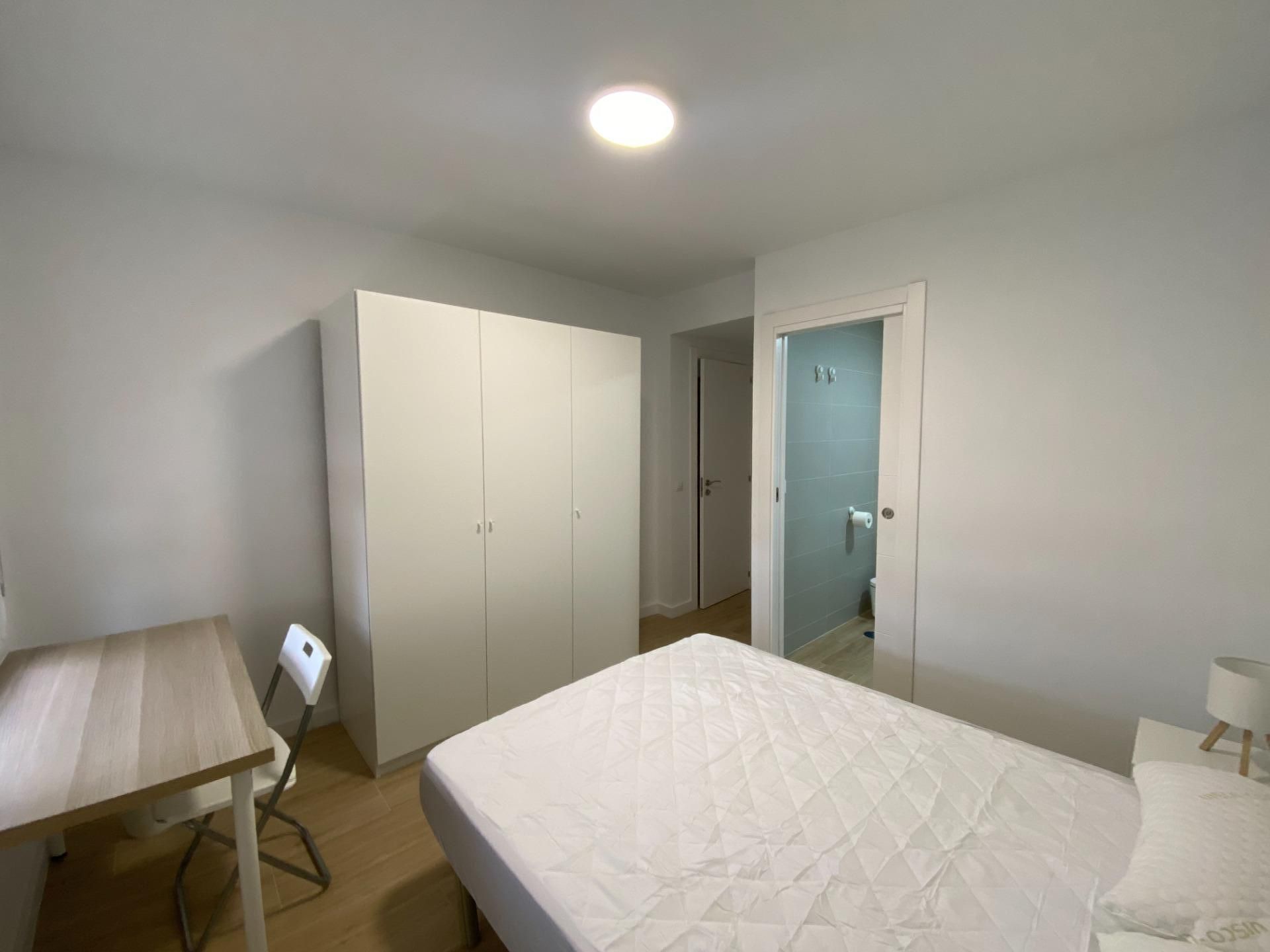 Flat to share in Calle OBISPO BARTOLOME ESPEJO, Mangas Verdes - Las Flores - Parque del Sur, Ciudad Jardín