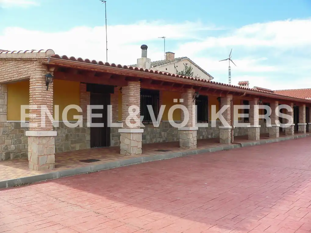 Vista exterior de Residencial en venta en Alhambra