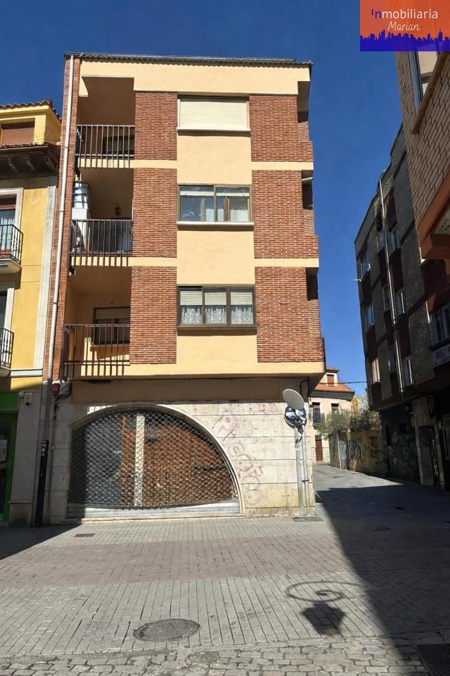 Vista exterior de Pis en venda en Aranda de Duero amb Calefacció, Terrassa i Traster