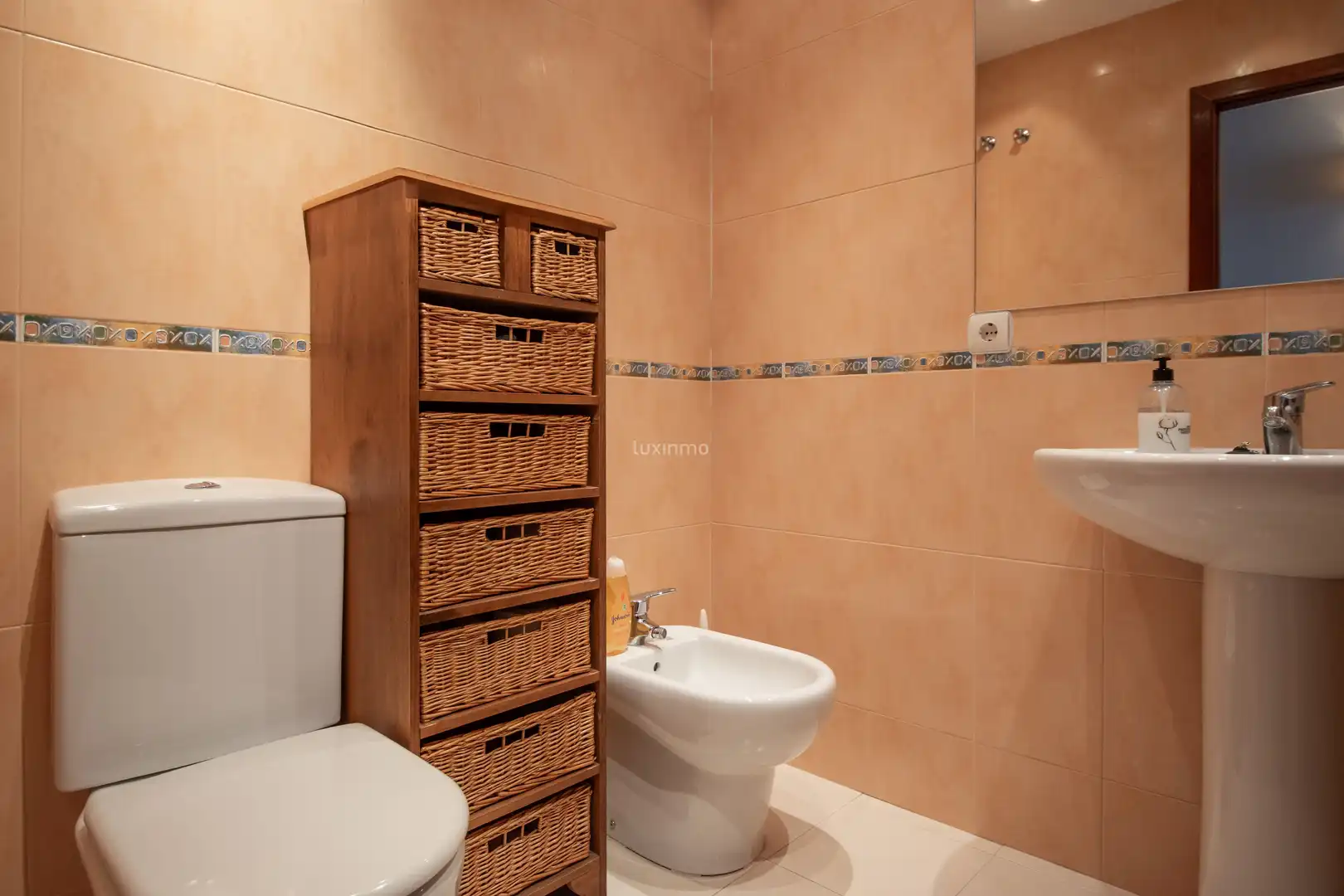 Bathroom of Flat for sale in Benidorm  with Air Conditioner, Private garden and Community pool